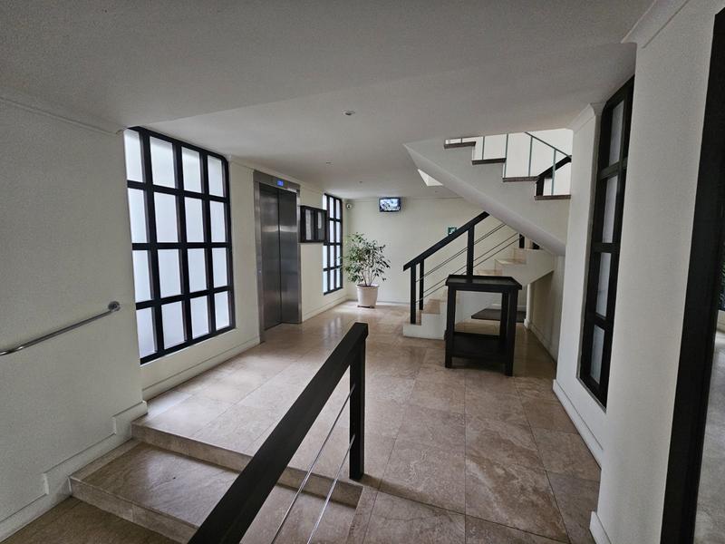 2 Bedroom Property for Sale in Sea Point Western Cape